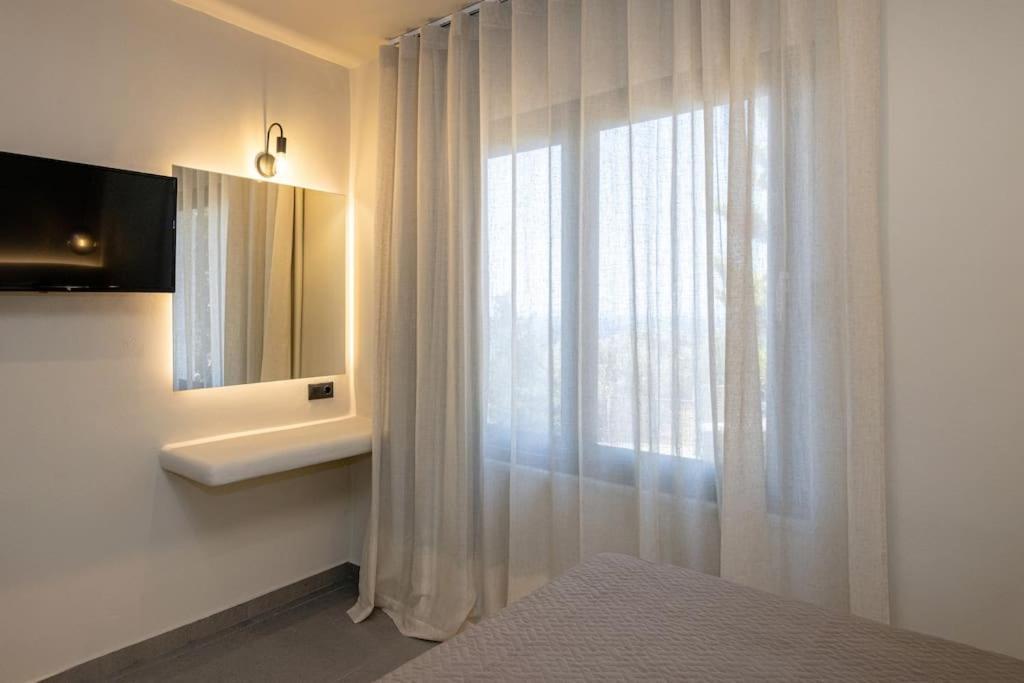 Pearl Suites And Villa Tinos ภายนอก รูปภาพ