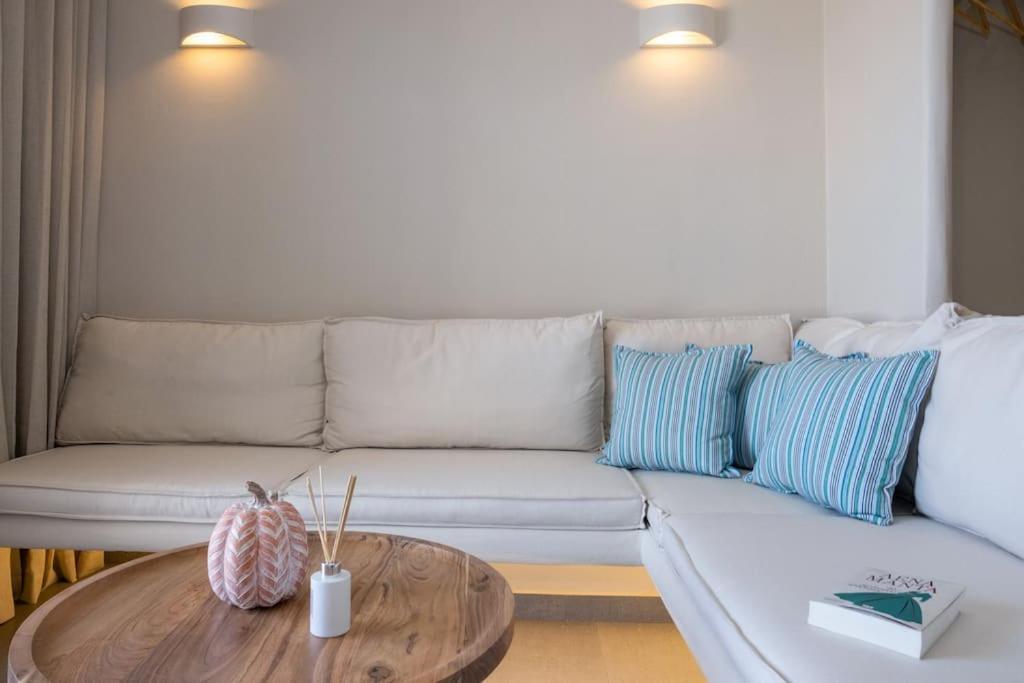 Pearl Suites And Villa Tinos ภายนอก รูปภาพ