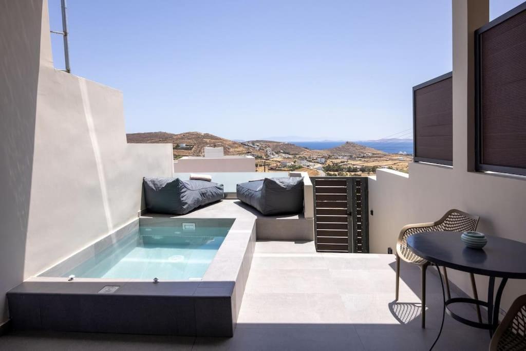 Pearl Suites And Villa Tinos ภายนอก รูปภาพ