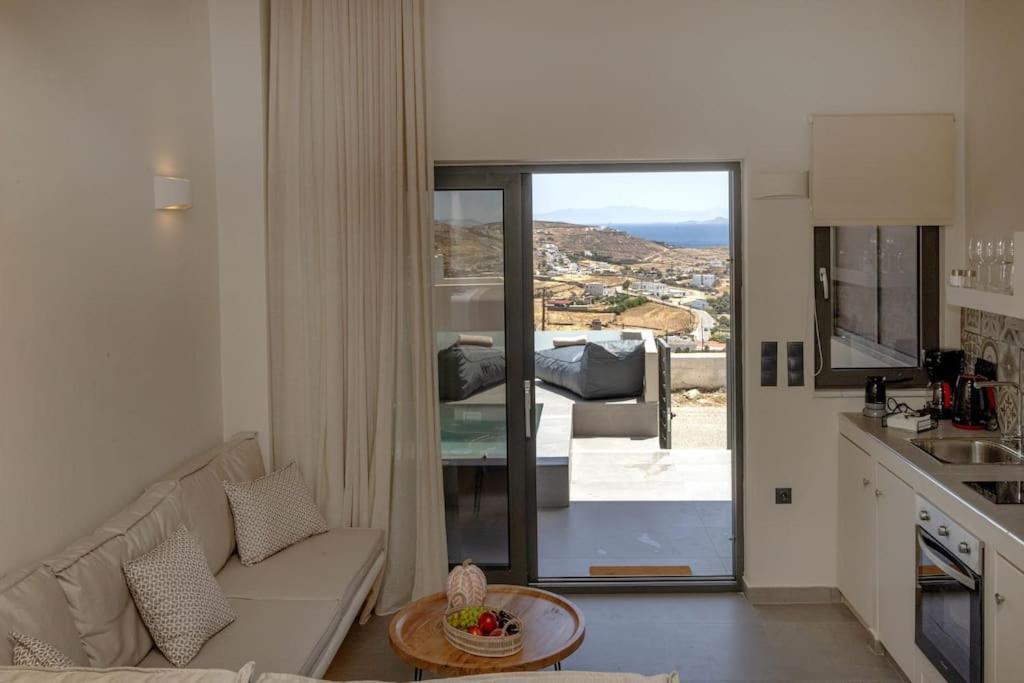 Pearl Suites And Villa Tinos ภายนอก รูปภาพ