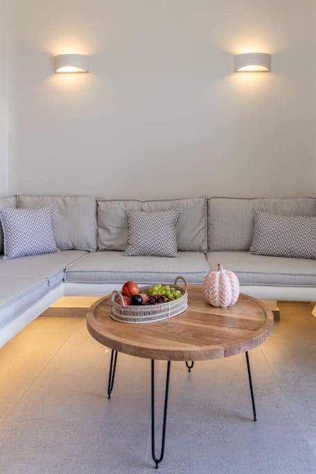 Pearl Suites And Villa Tinos ภายนอก รูปภาพ