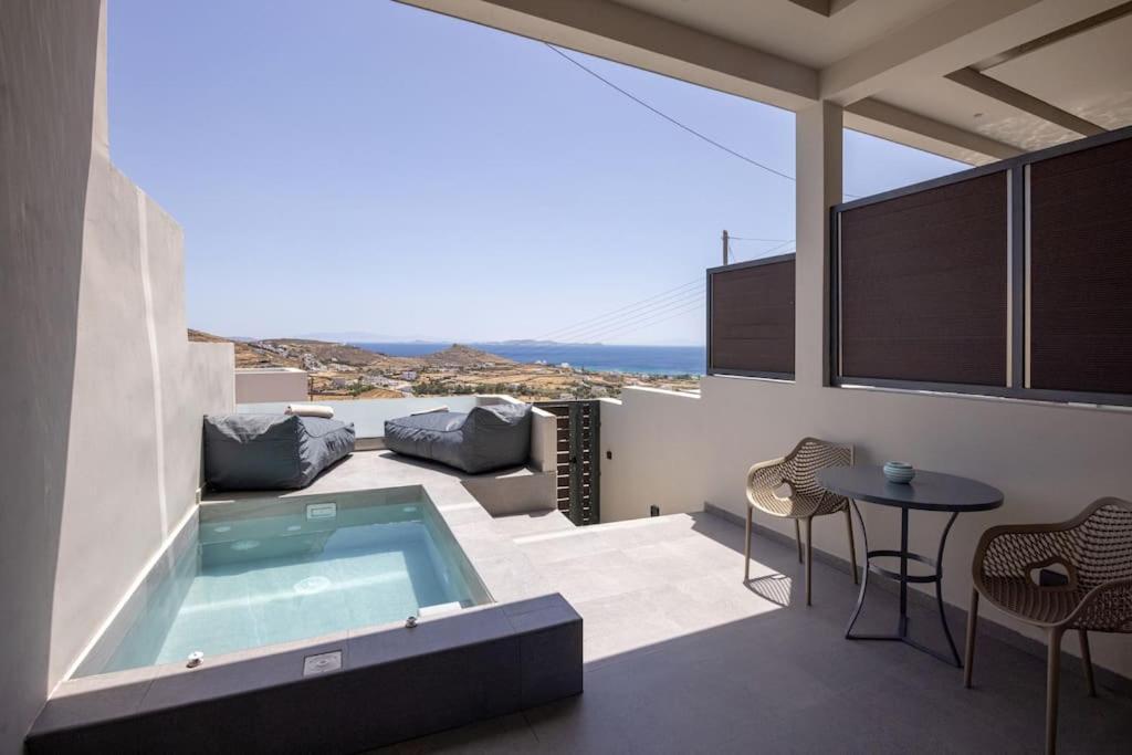 Pearl Suites And Villa Tinos ภายนอก รูปภาพ